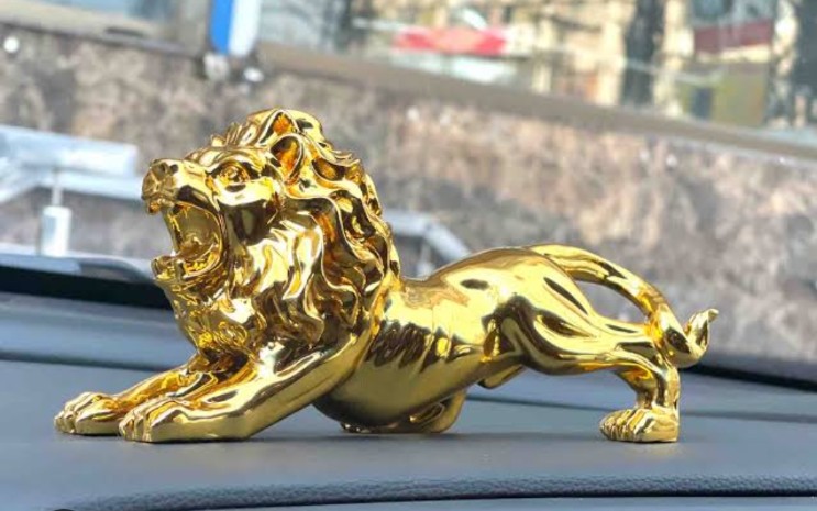 Dashboard Decorative Lion